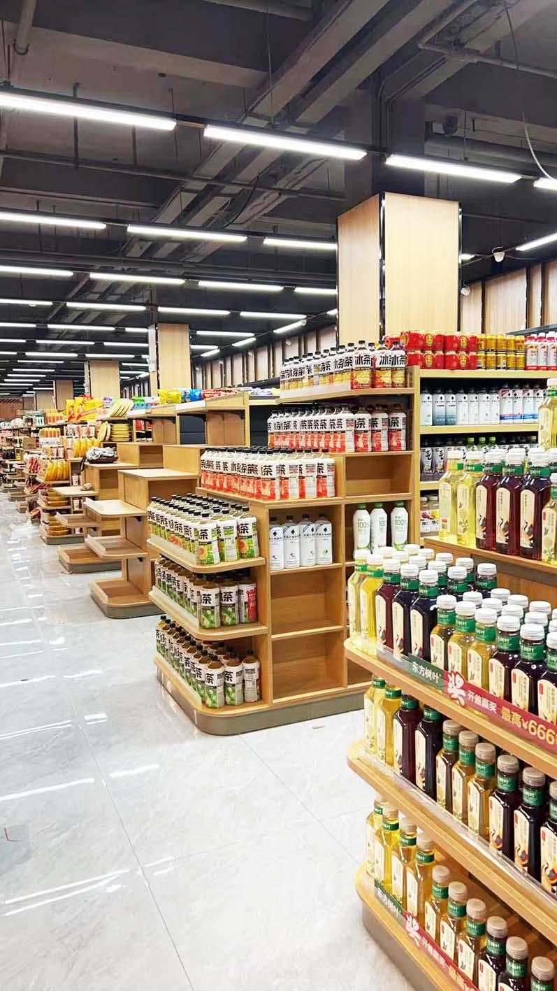 舊菜場(chǎng)變身‘生鮮集市’，‘菜籃子’越拎越舒適，日用百貨銷售煥新顏